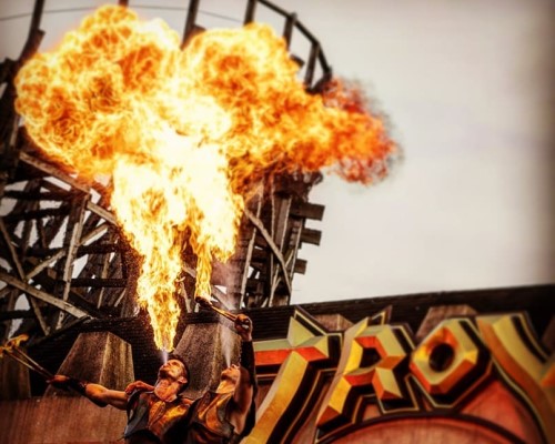 Hire a fire show Toverland Helios 500x400